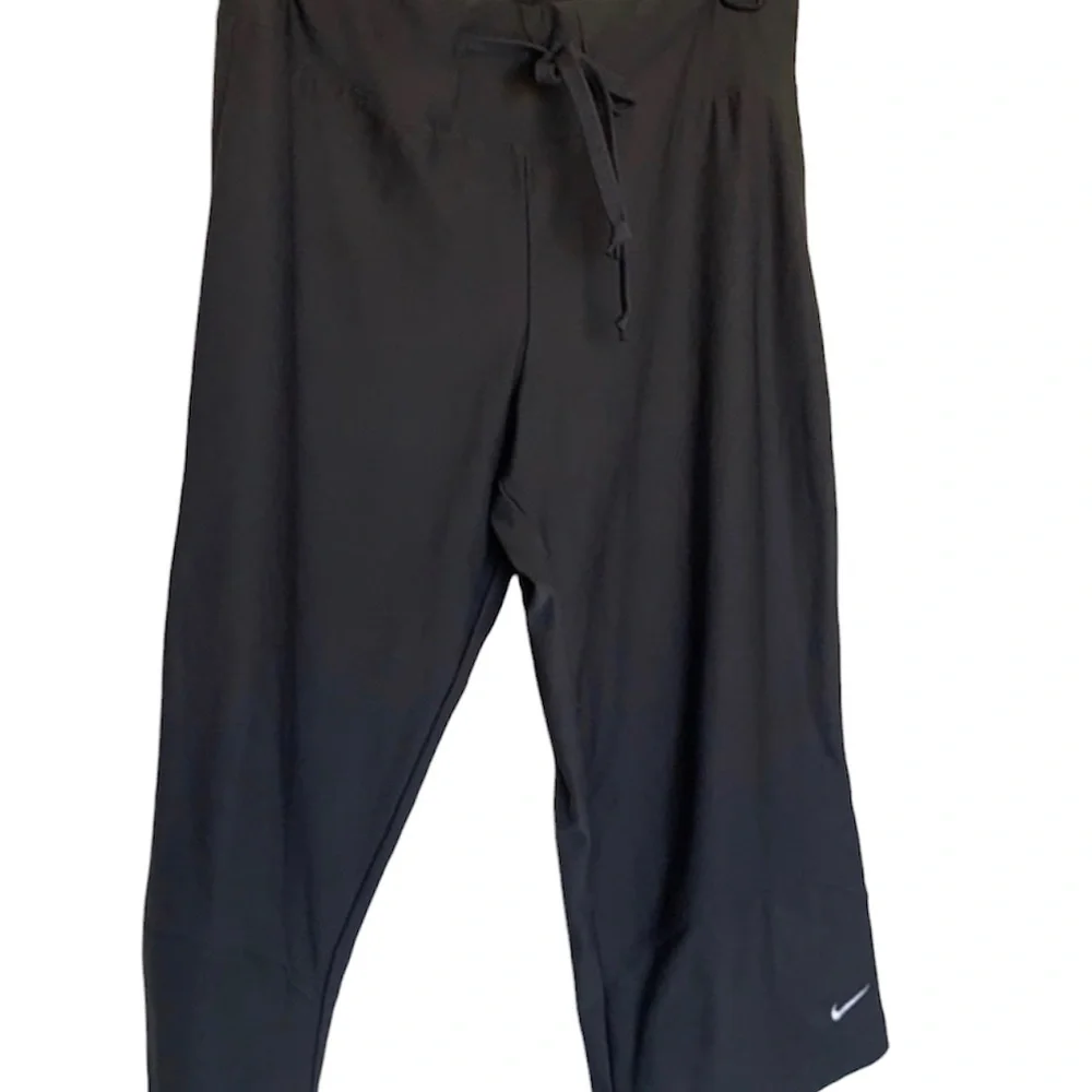 Nike performance athletic